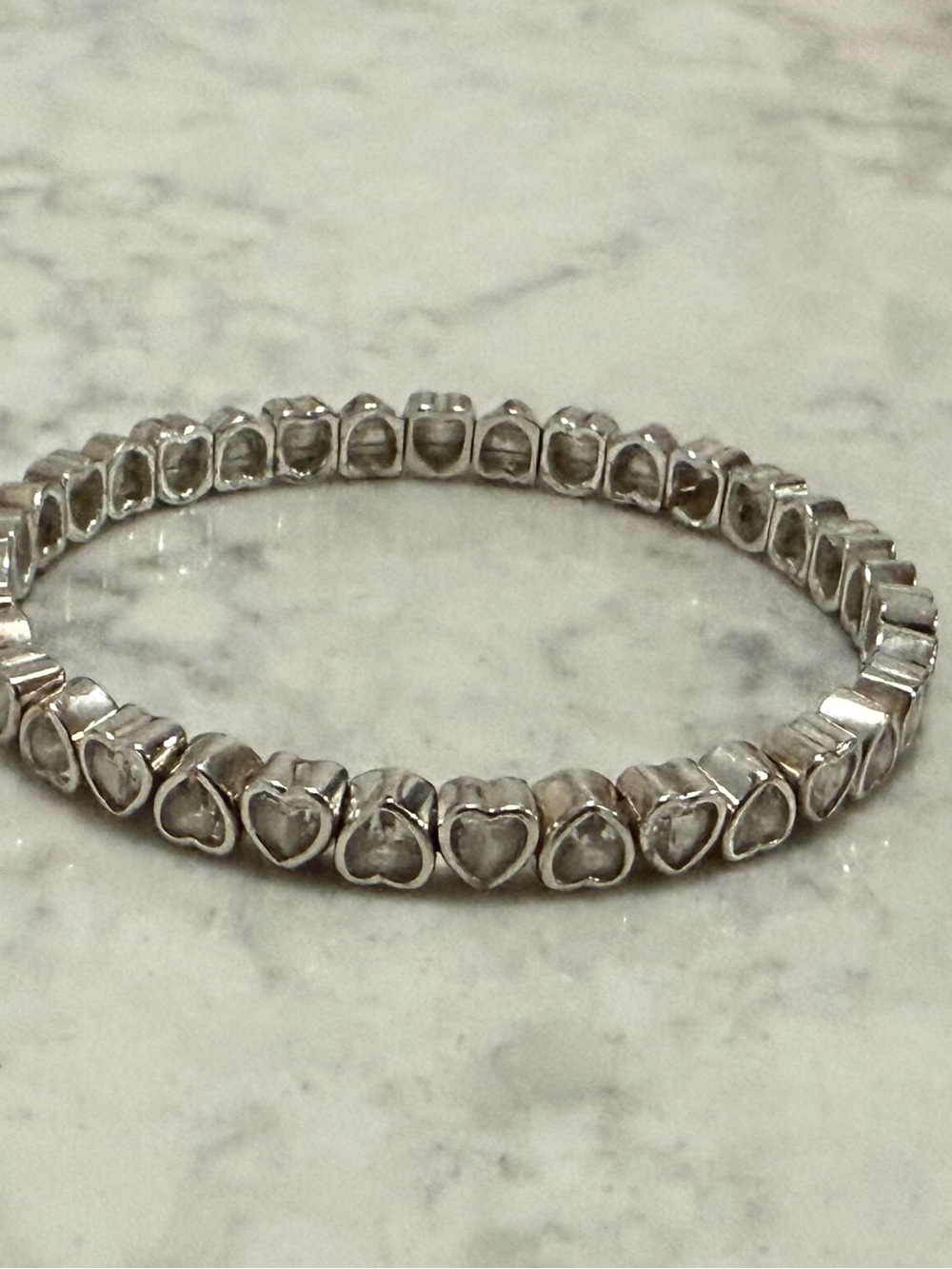 Lisa Gozlan - Sterling Silver Heart Jewel Stretch Bracelet - Silver